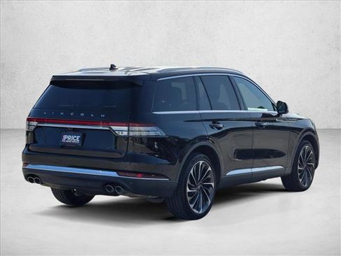 Used 2023 Lincoln Aviator Reserve w/ Equipment Group 201A AWD/4WD image 4