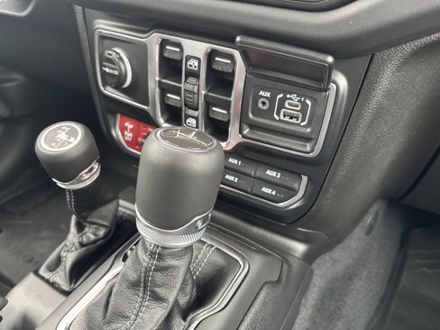 New 2026 Jeep Gladiator Rubicon w/ Safety Group AWD/4WD image 15