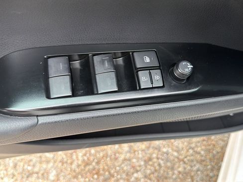 Used 2025 Toyota Camry SE FWD image 17