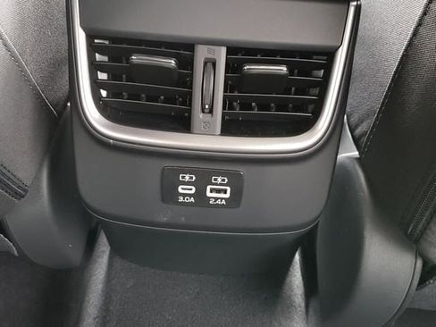 Used 2025 Subaru Outback Premium image 19