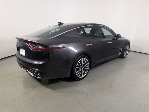 Used 2019 Kia Stinger Base image 7