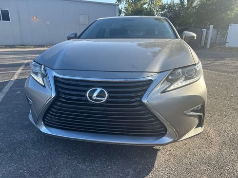 Used 2016 Lexus ES 350 w/ Premium Package w/Wood Trim FWD image 3