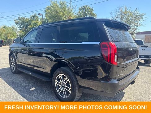 Used 2025 Ford Expedition Active RWD image 4