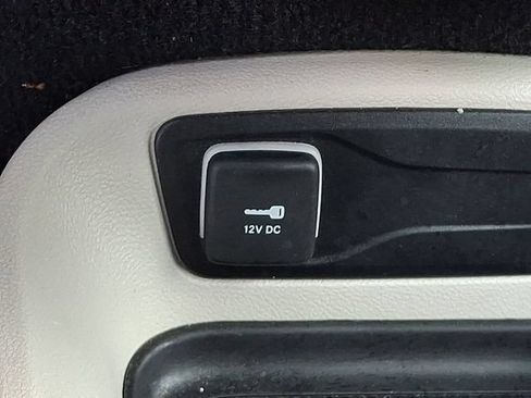 Used 2024 Chrysler Pacifica Touring-L FWD image 26