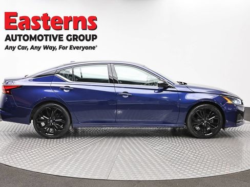 Used 2023 Nissan Altima 2.5 SR FWD image 4