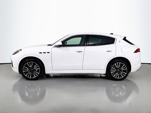 New 2025 Maserati Grecale GT image 5