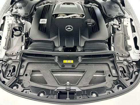 Used 2026 Mercedes-Benz Maybach SL 680 image 32