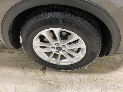 Used 2020 Ford Escape SE image 10