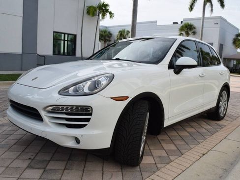 Used 2013 Porsche Cayenne Diesel AWD/4WD image 2
