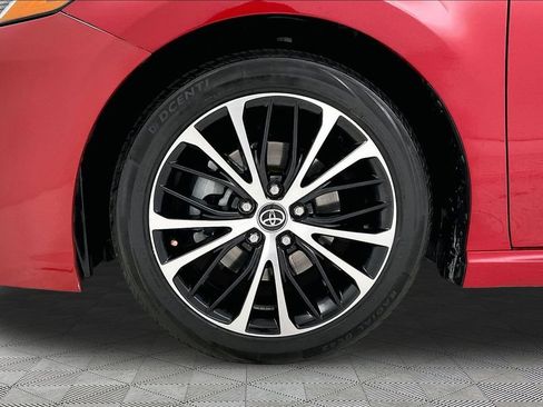 Used 2020 Toyota Camry SE FWD image 24
