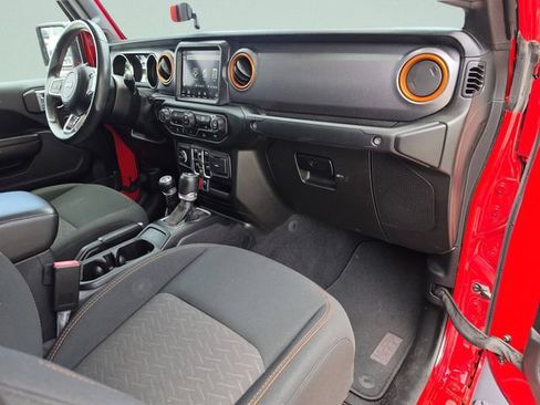 Used 2021 Jeep Gladiator Mojave AWD/4WD image 13
