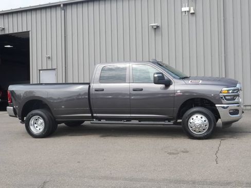 Used 2026 RAM 3500 Tradesman AWD/4WD image 7