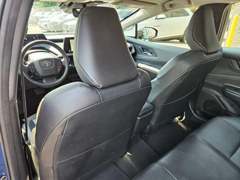 Used 2023 Toyota Prius XLE FWD image 17