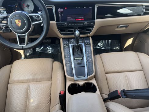 Certified 2021 Porsche Macan S AWD/4WD image 17