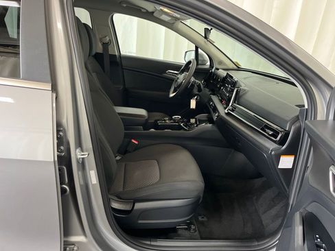 Used 2023 Kia Sportage LX AWD/4WD image 17