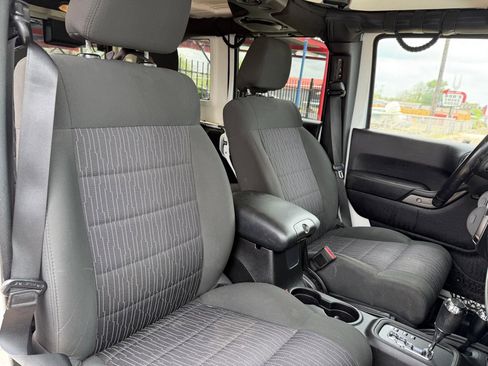 Used 2012 Jeep Wrangler Unlimited Sport image 27