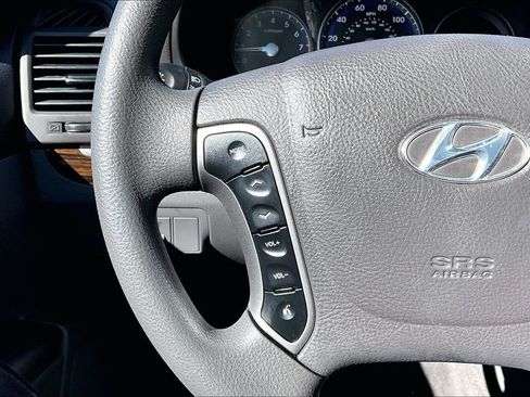 Used 2011 Hyundai Santa Fe GLS image 12