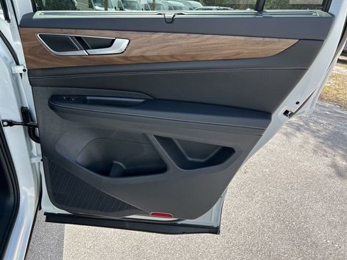 New 2026 Volkswagen Atlas SE image 47