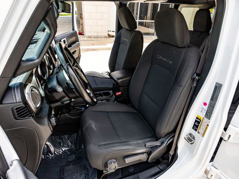Used 2020 Jeep Wrangler Unlimited Sahara AWD/4WD image 29