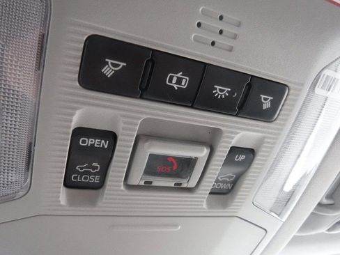 Used 2020 Toyota RAV4 XLE Premium image 28