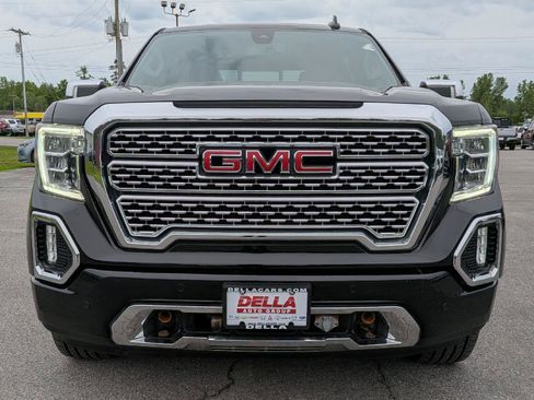 Used 2022 GMC Sierra 1500 Denali w/ Driver Alert Package II AWD/4WD image 2