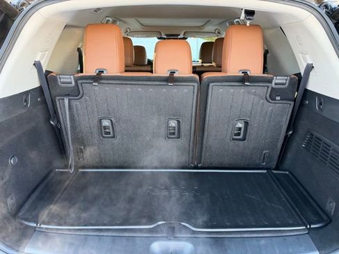 Used 2024 Nissan Pathfinder Platinum w/ Cargo Package image 29