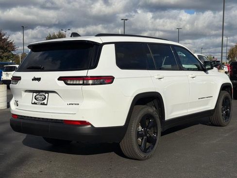 Used 2025 Jeep Grand Cherokee L Limited w/ Black Appearance Package AWD/4WD image 15