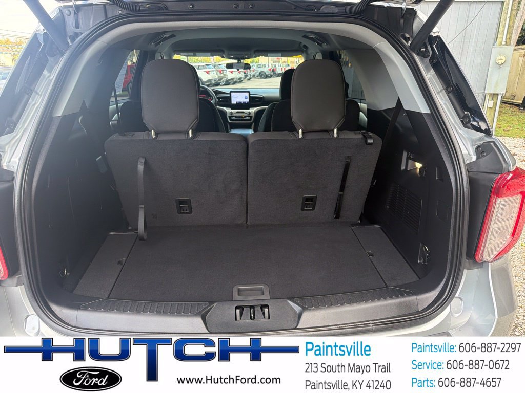 Used 2023 Ford Explorer XLT AWD/4WD image 9