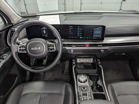 Certified 2025 Kia Sorento EX AWD/4WD image 18