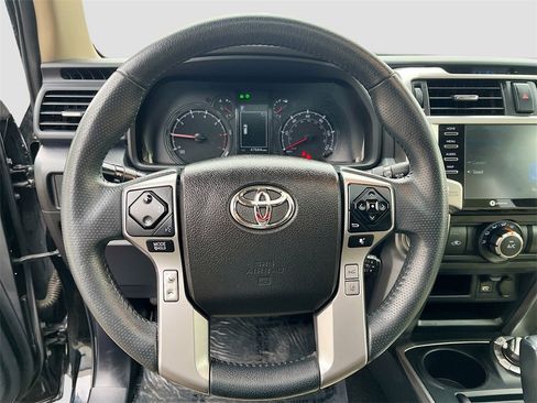 Used 2021 Toyota 4Runner SR5 Premium image 11