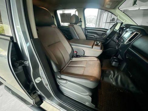 Used 2019 Nissan Titan S w/ S Utility Package image 29