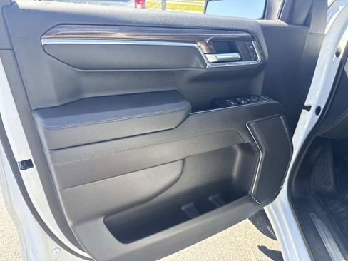 Used 2023 Chevrolet Silverado 1500 LT AWD/4WD image 23