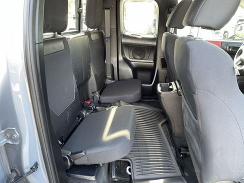 Certified 2021 Toyota Tacoma SR5 AWD/4WD image 21