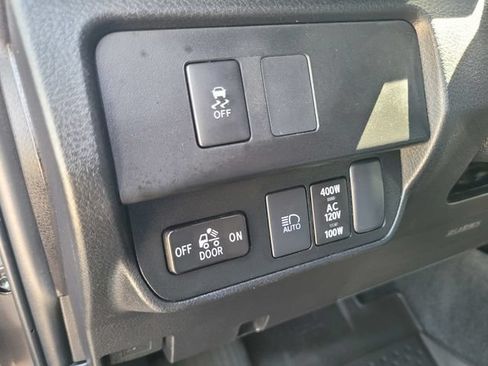 Used 2023 Toyota Tacoma TRD Off-Road w/ Technology Package AWD/4WD image 17