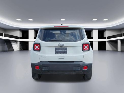 Used 2023 Jeep Renegade Latitude image 5