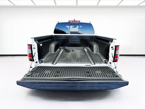 Used 2022 Nissan Frontier SV image 17