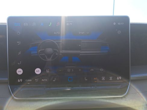 New 2025 Volkswagen Tiguan SE image 22