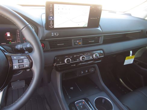 New 2026 Honda Pilot Touring image 17