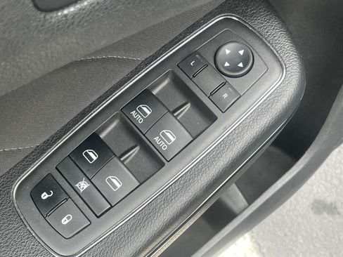 Used 2022 Dodge Charger R/T w/ Performance Handling Group RWD image 17