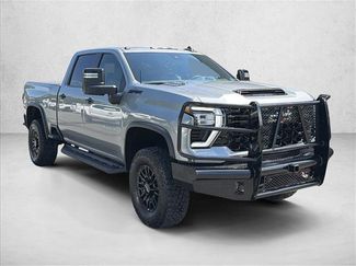 Used 2024 Chevrolet Silverado 2500 ZR2 w/ Technology Package AWD/4WD video 3