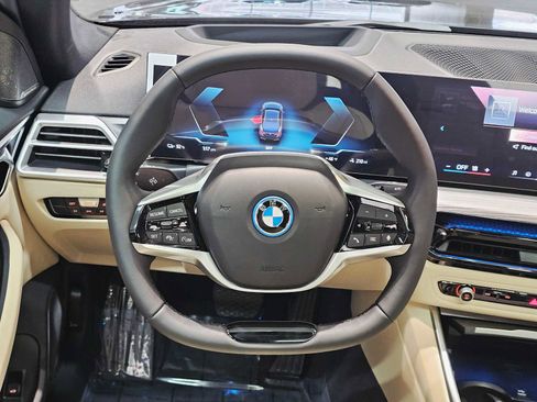 New 2025 BMW i4 xDrive40i image 11