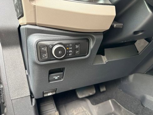 Used 2023 Ford Bronco Wildtrak AWD/4WD image 34