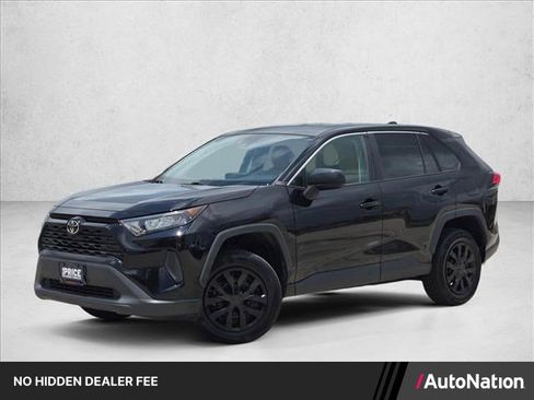 Used 2022 Toyota RAV4 LE FWD image 1
