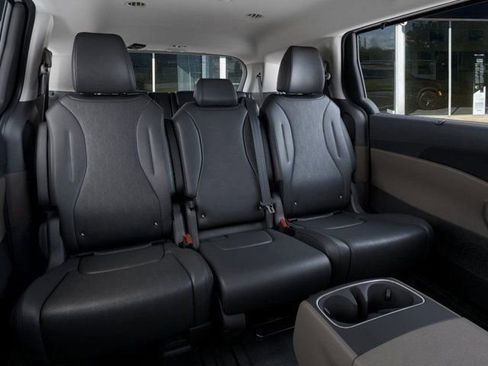 New 2026 Kia Carnival EX FWD image 16
