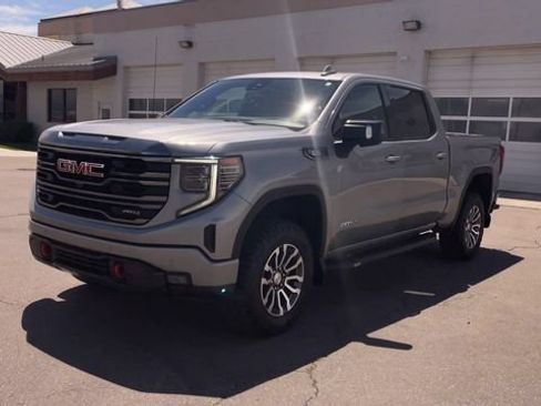 Used 2023 GMC Sierra 1500 AT4 w/ AT4 Premium Package AWD/4WD image 5