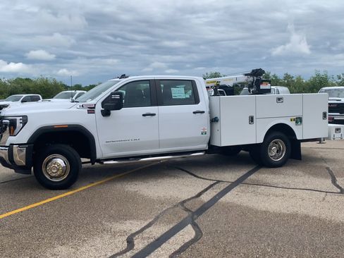 New 2024 GMC Sierra 3500 Pro w/ Fleet Convenience Package image 5