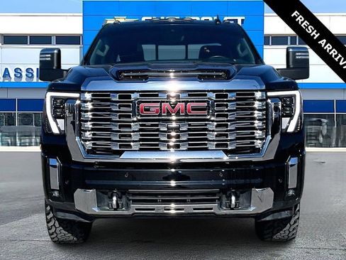 Used 2024 GMC Sierra 2500 Denali w/ Denali Reserve Package image 2