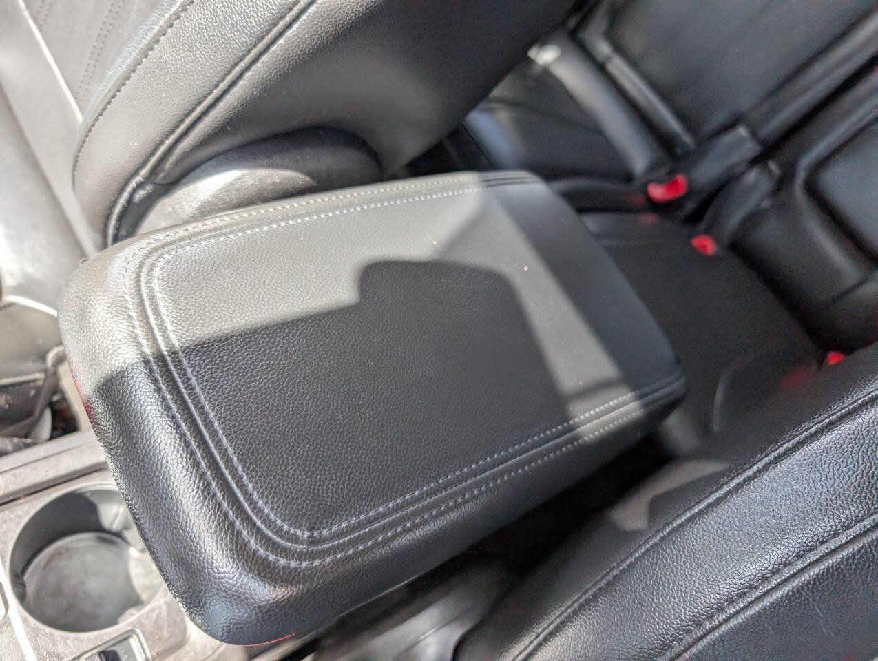 Used 2012 Chevrolet Captiva Sport LTZ AWD/4WD image 28