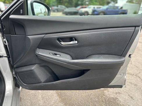 Used 2021 Nissan Sentra SV FWD image 18