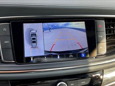 Used 2024 Buick Enclave Premium image 25